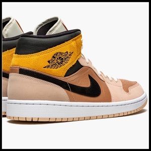 Women’s Air Jordan 1 Mid SE “Particle Beige” Size 8.5
